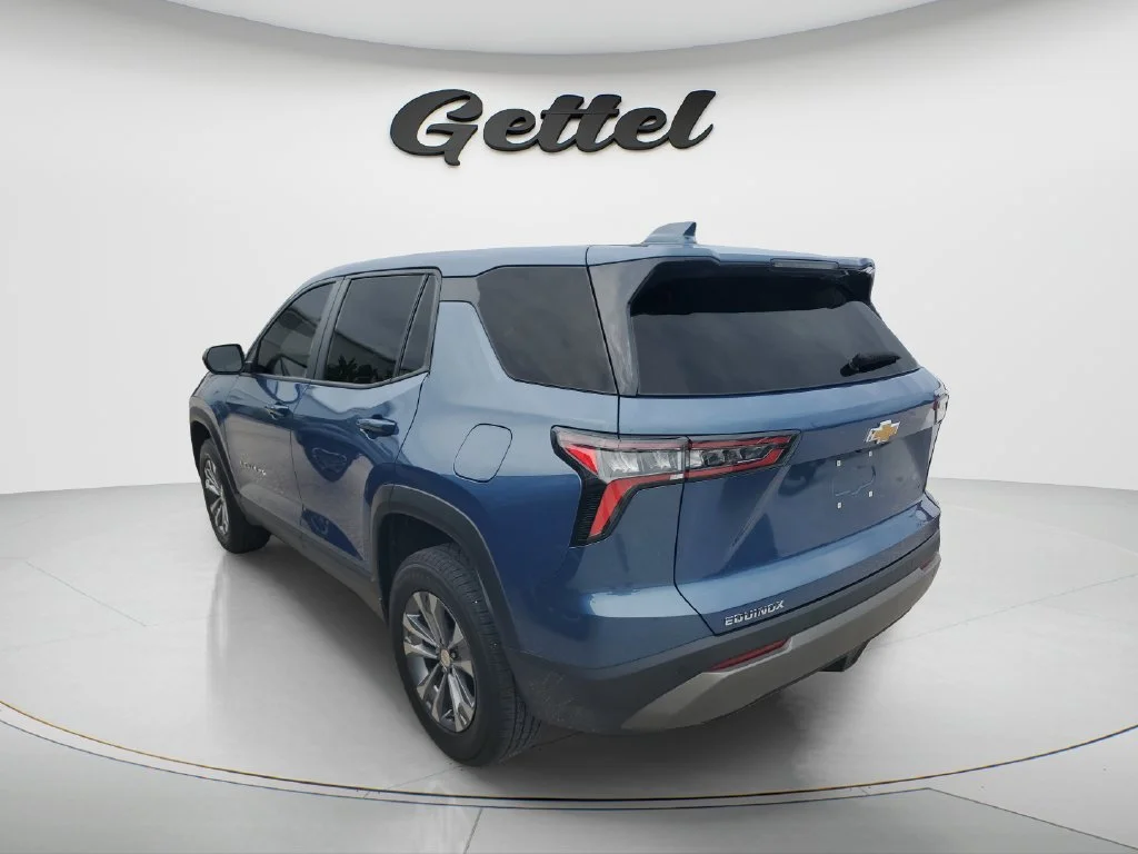 Used 2026 Lakeshore Blue Metallic Chevrolet LT image 5