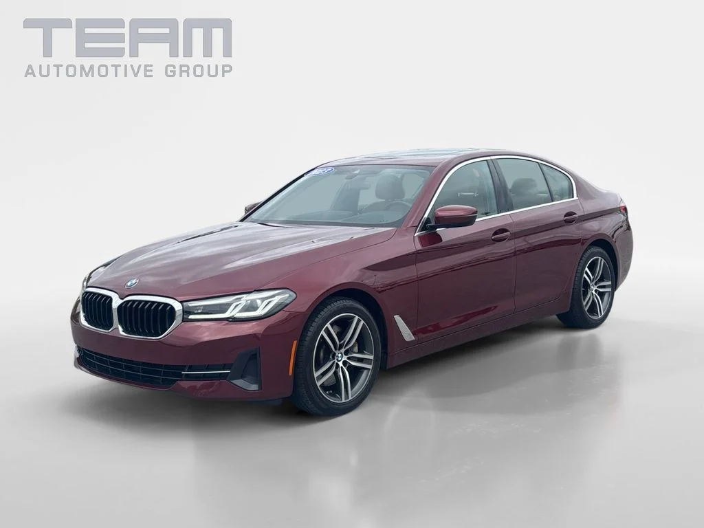 Used 2023 Red BMW 530i image 3