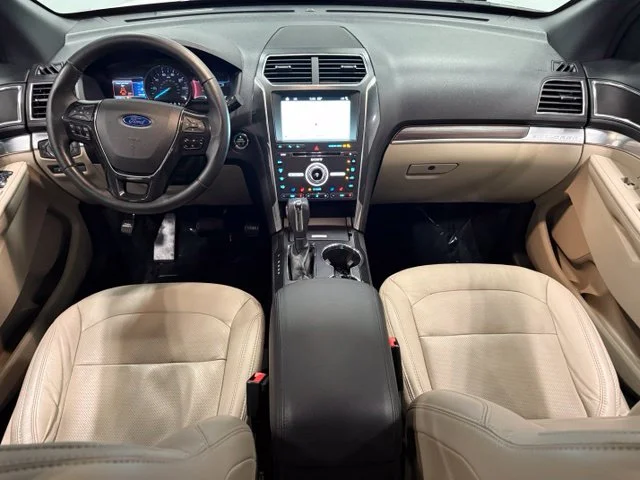 Used 2018 White Ford Limited image 35