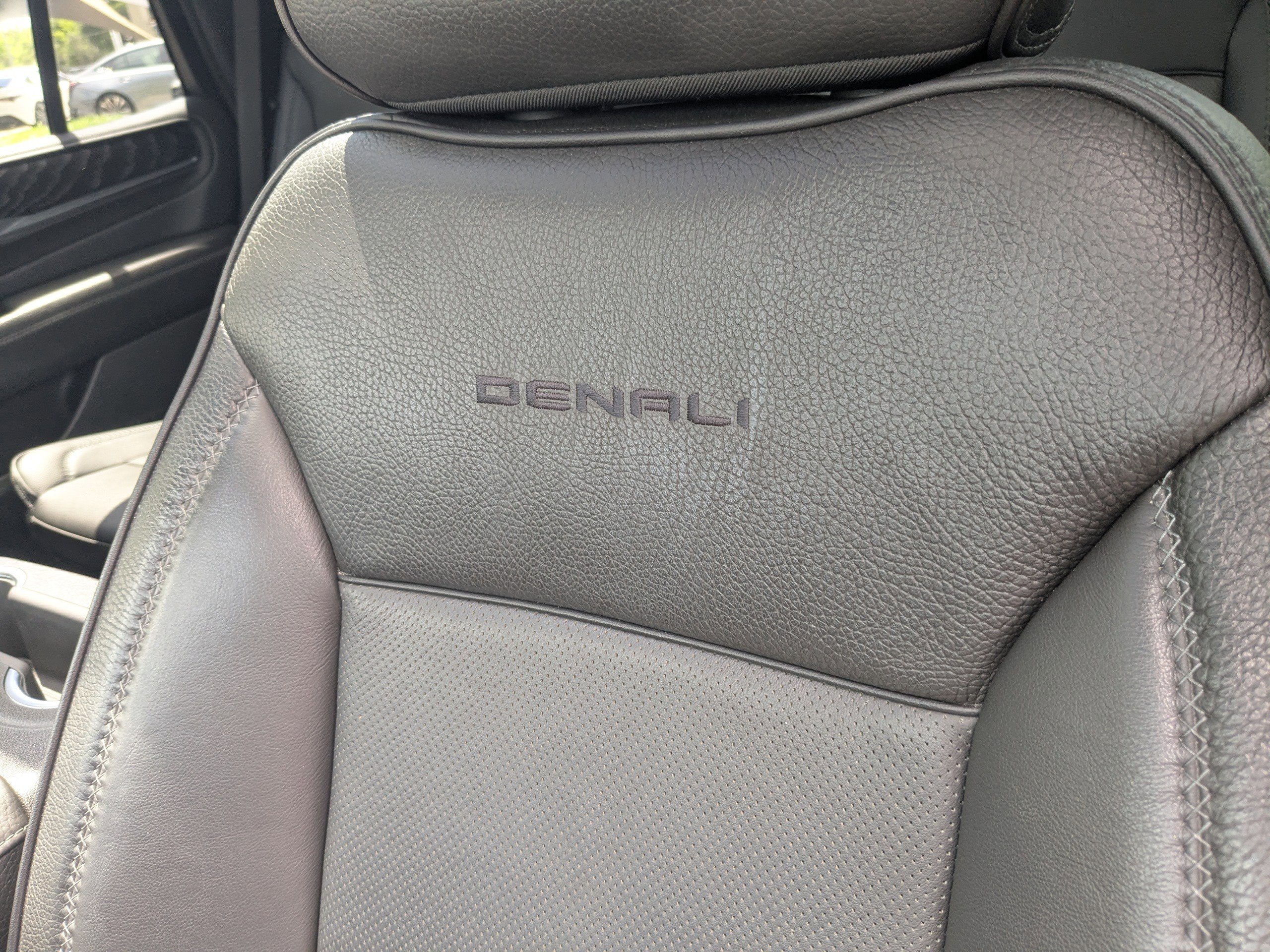 Used 2023 Sterling Metallic GMC Denali image 23