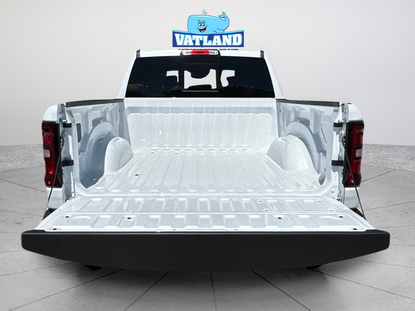 New 2026 Ivory White Tri-Coat Pearl-Coat Exterior Paint RAM Laramie image 35
