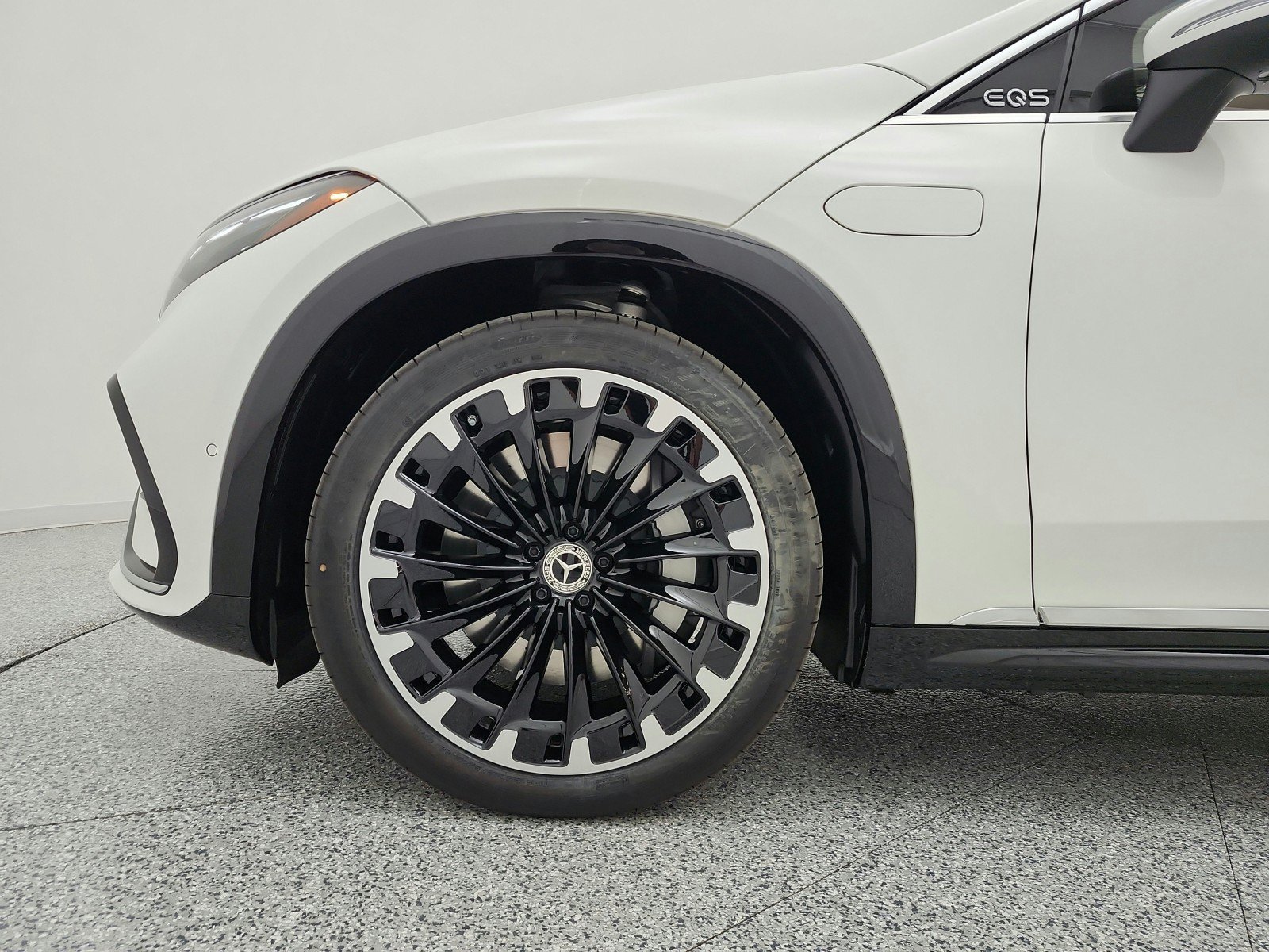 New 2027 Polar White Mercedes-Benz EQS 400 4MATIC® SUV image 32