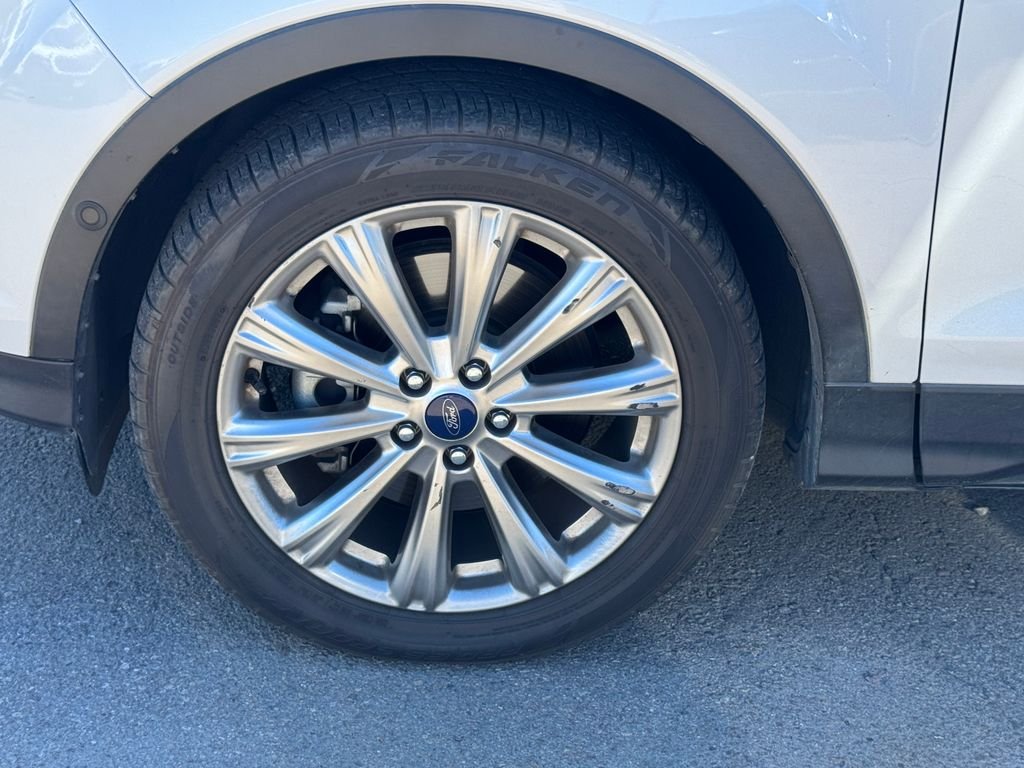 Used 2018 White Ford Titanium image 24