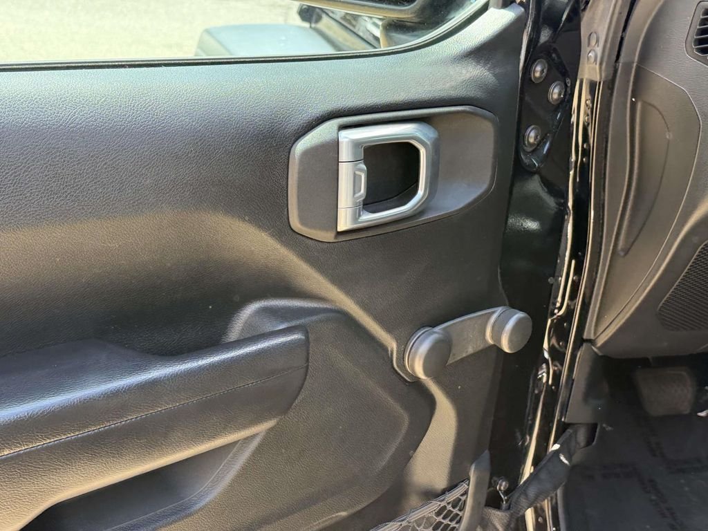 Used 2020 Black Jeep Unlimited Sport image 33
