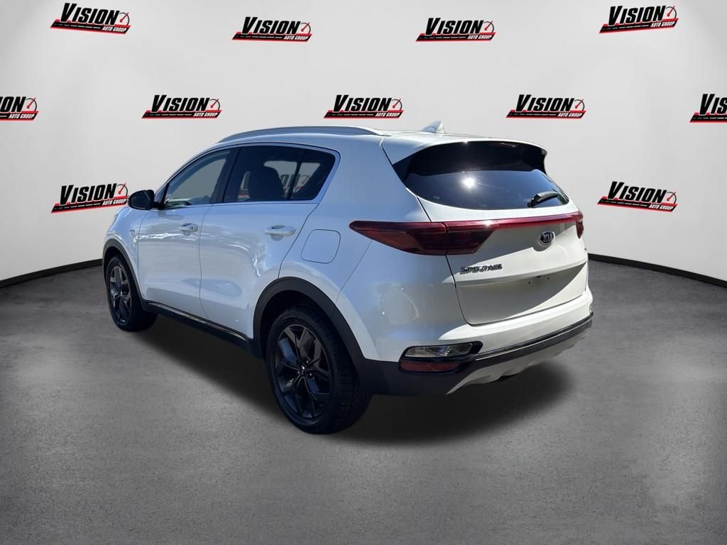 Used 2020 White Kia S image 7
