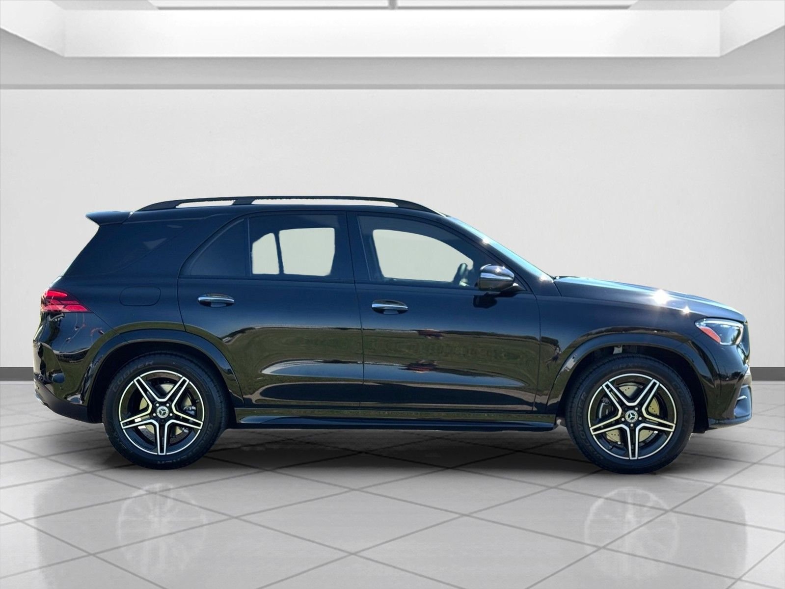 New 2026 Obsidian Black Metallic Mercedes-Benz GLE 350 image 2