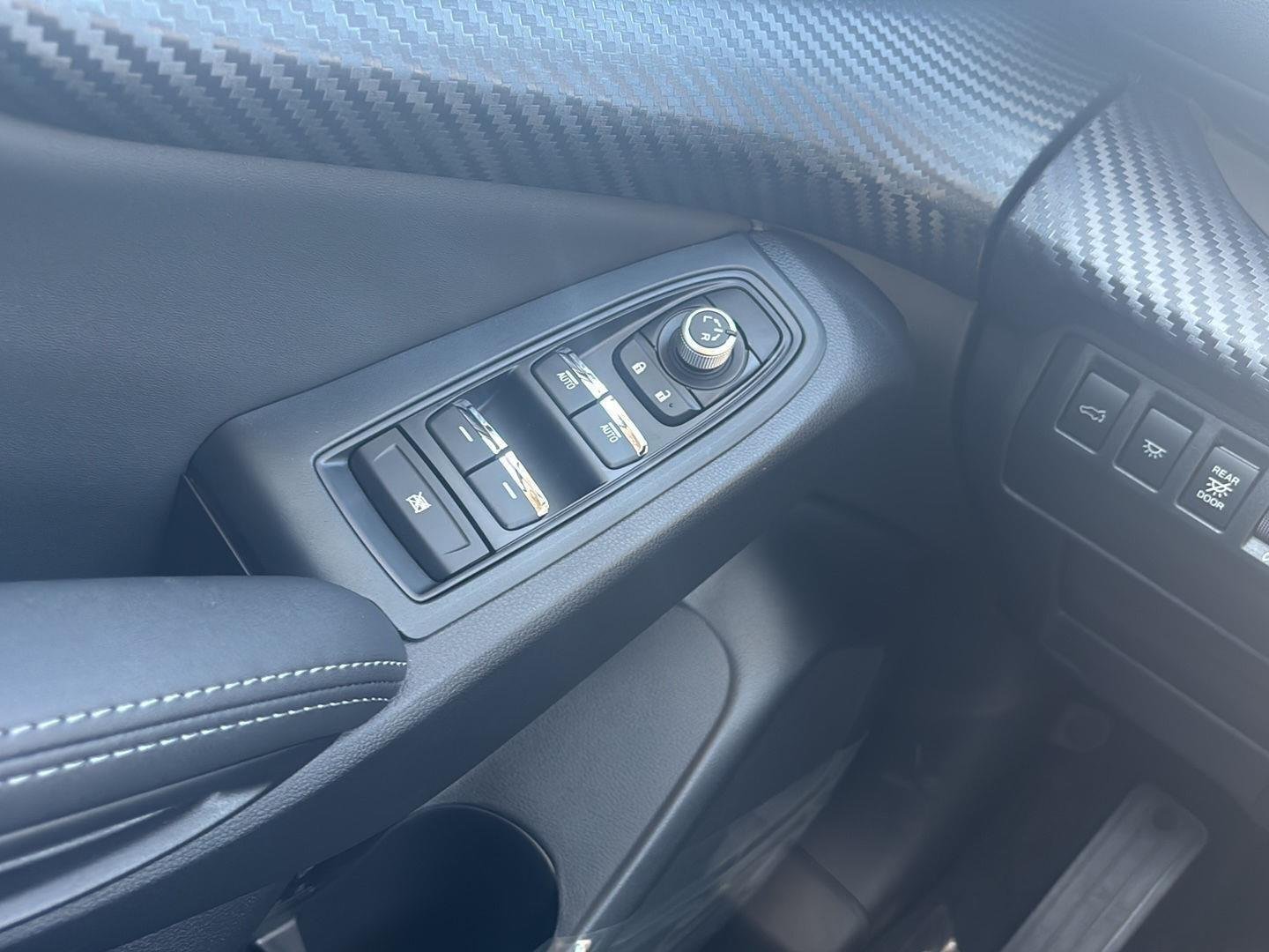 New 2027 ICE SILVER METALLIC Subaru Premium image 19