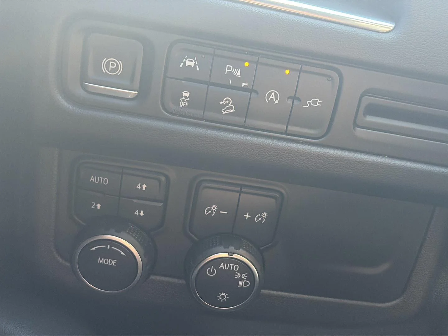 Used 2022 SUMMIT WHITE Chevrolet Premier image 35