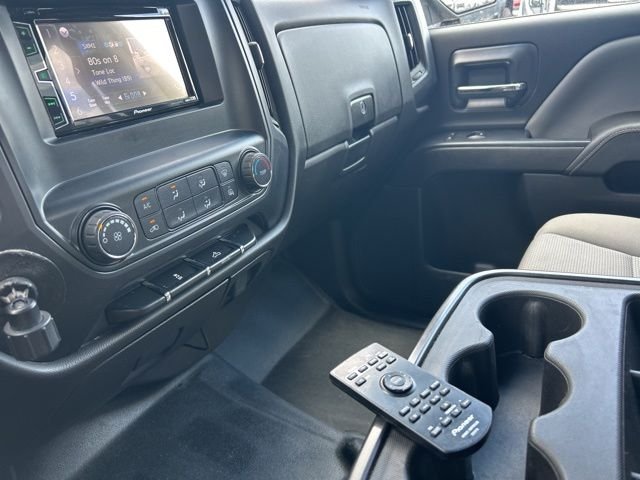 Used 2015 Silver GMC Base image 23