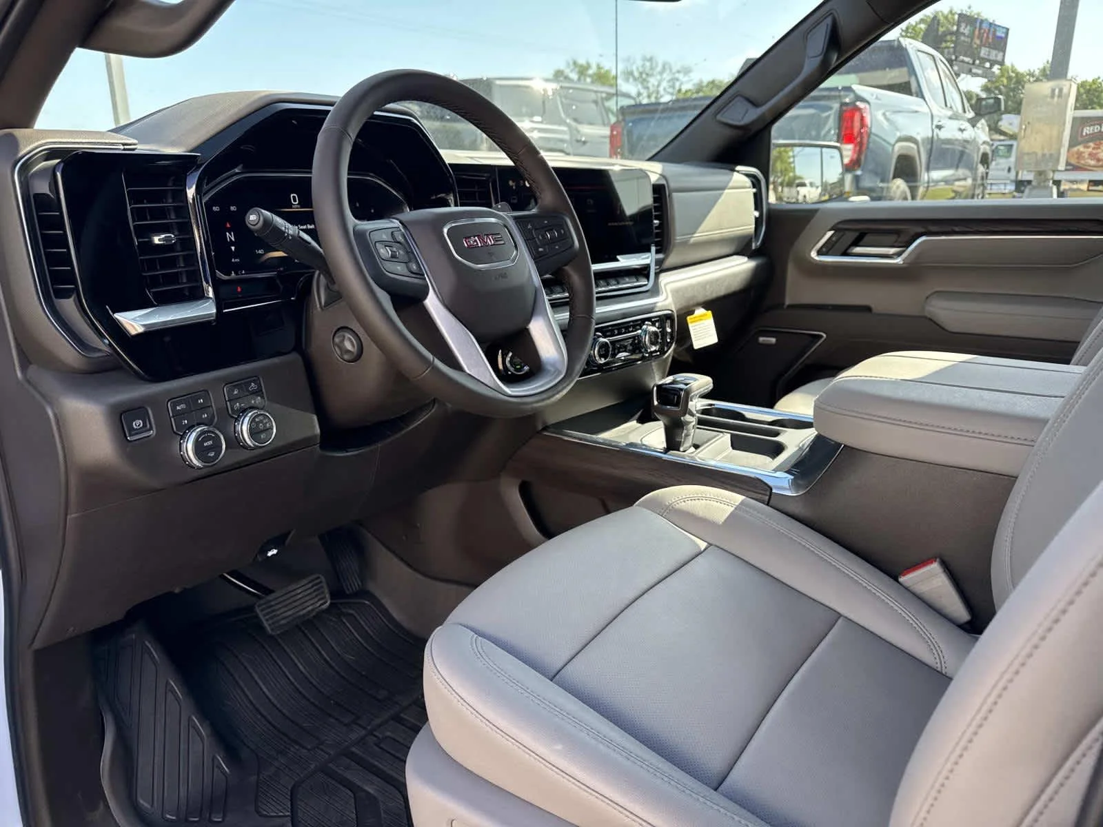 2026 GMC Sierra 1500 SLT - Photo 10