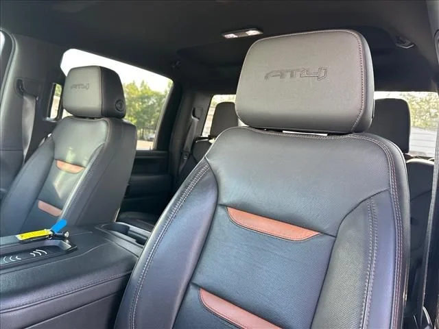 Used 2022 White GMC AT4 image 22