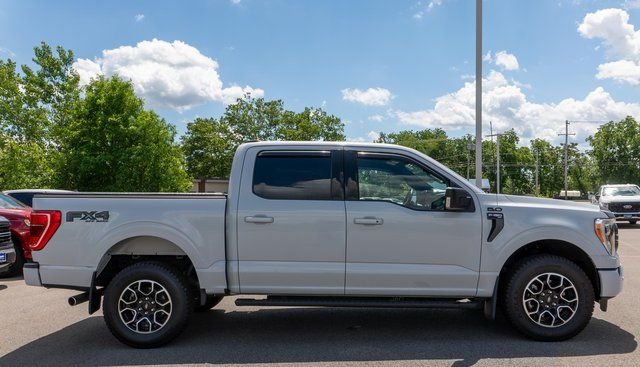 Used 2022 White Metallic Ford XLT image 5