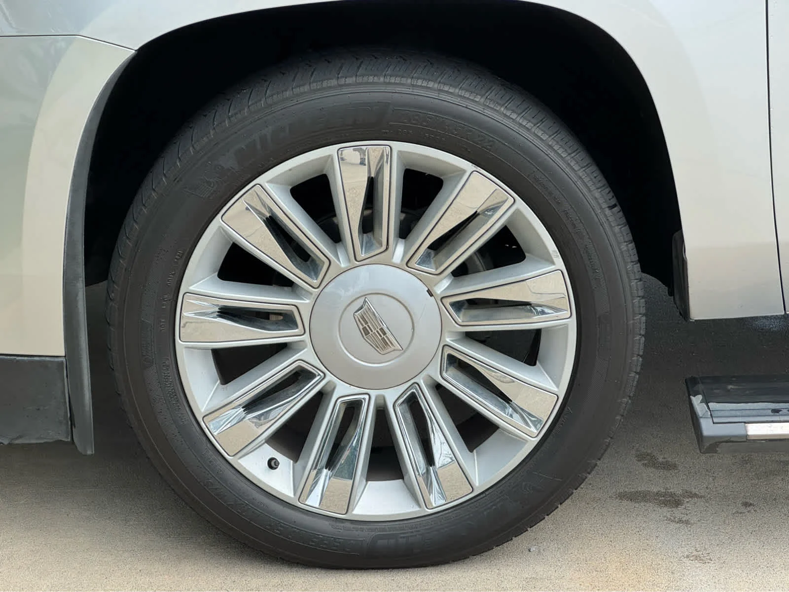 Used 2019 Radiant Silver Metallic Cadillac Platinum image 11