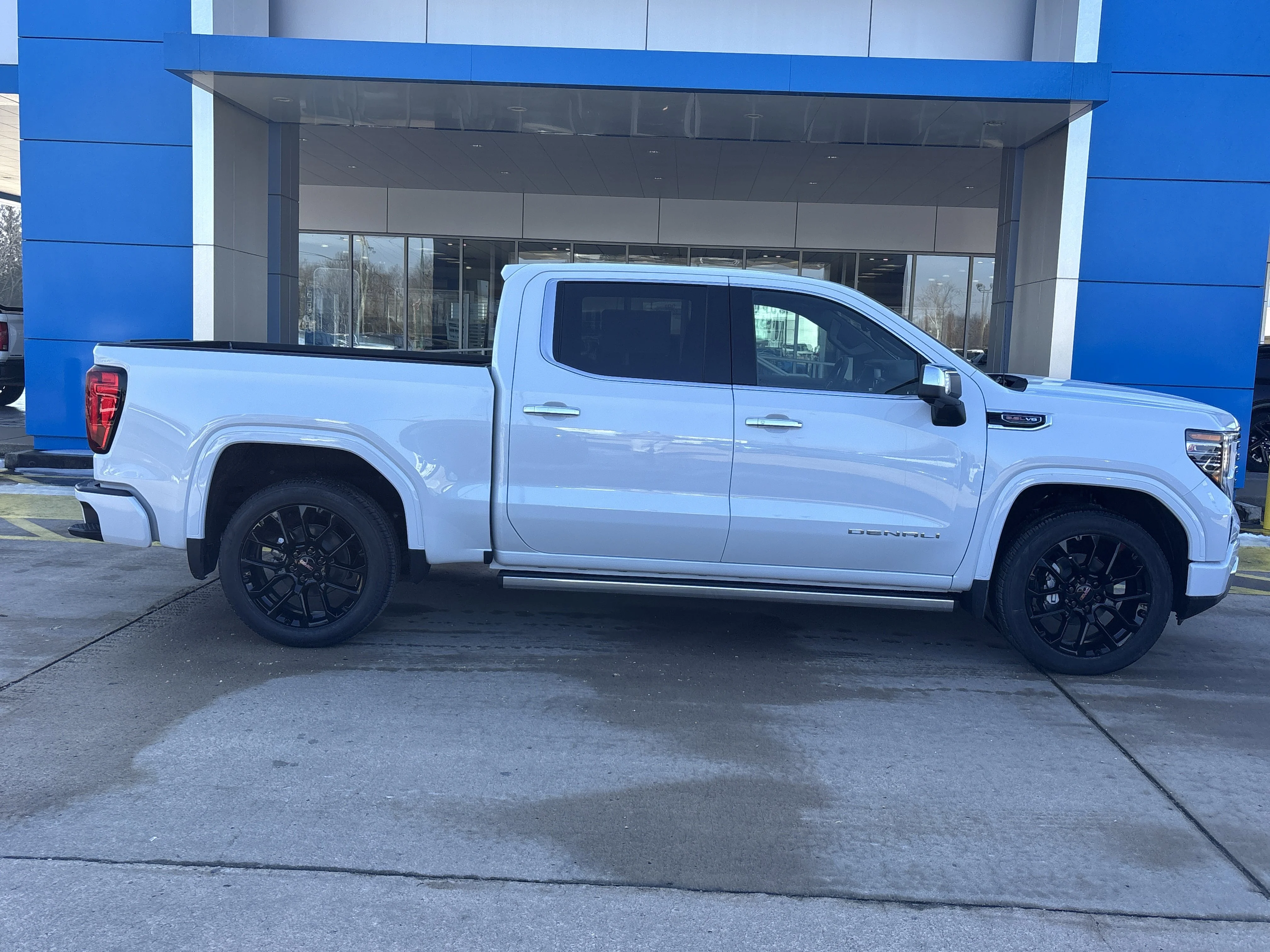 2026 GMC Sierra 1500 Denali - Photo 2