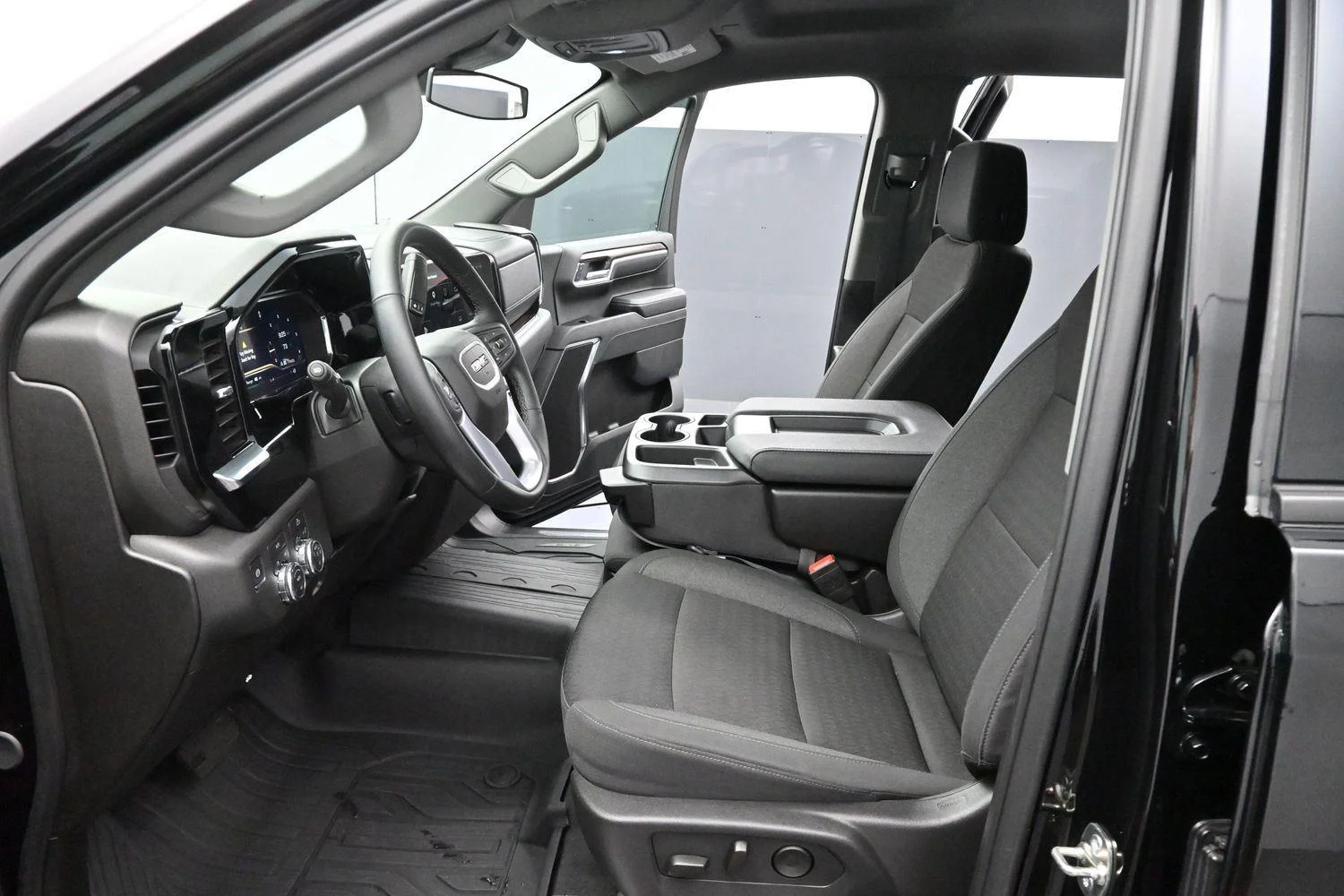 Used 2025 Onyx Black GMC Elevation image 12