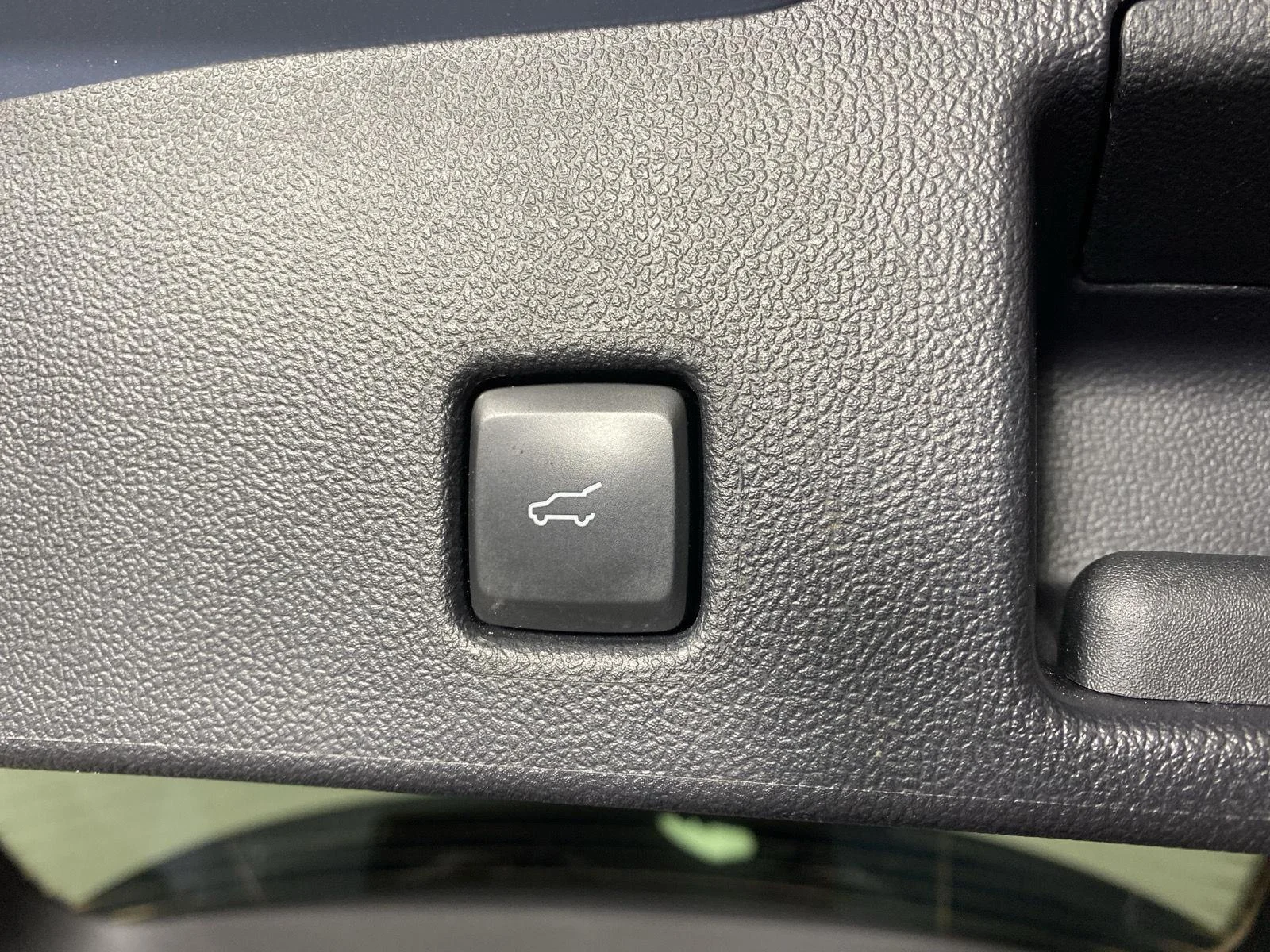 Used 2023 Vapor Blue Ford Platinum image 28