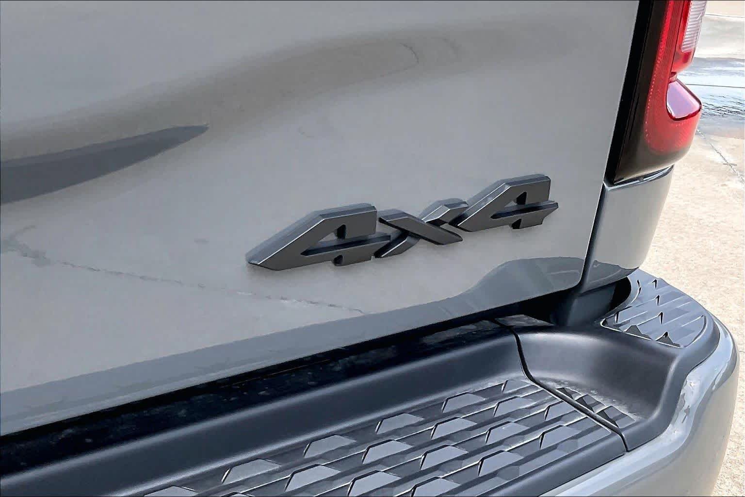 New 2026 Ceramic Gray Clear-Coat Exterior Paint RAM Big Horn image 15