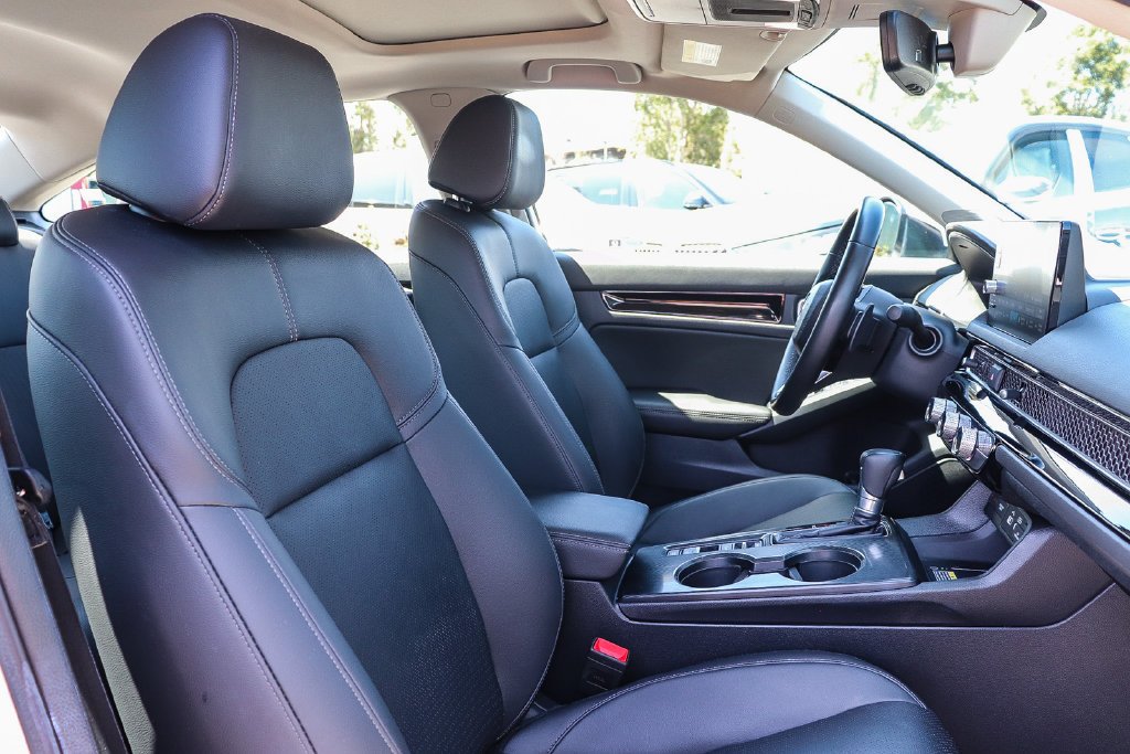 Used 2024 White Honda Touring image 16