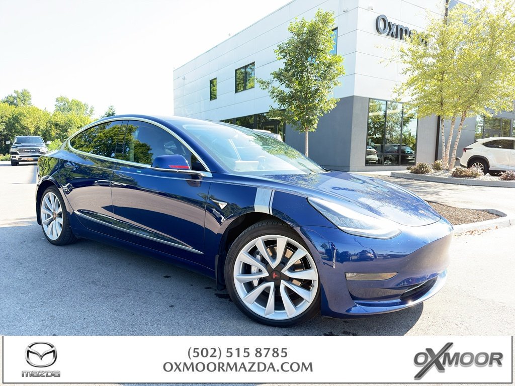 Used 2018 Deep Blue Metallic Tesla Long Range Battery image 1