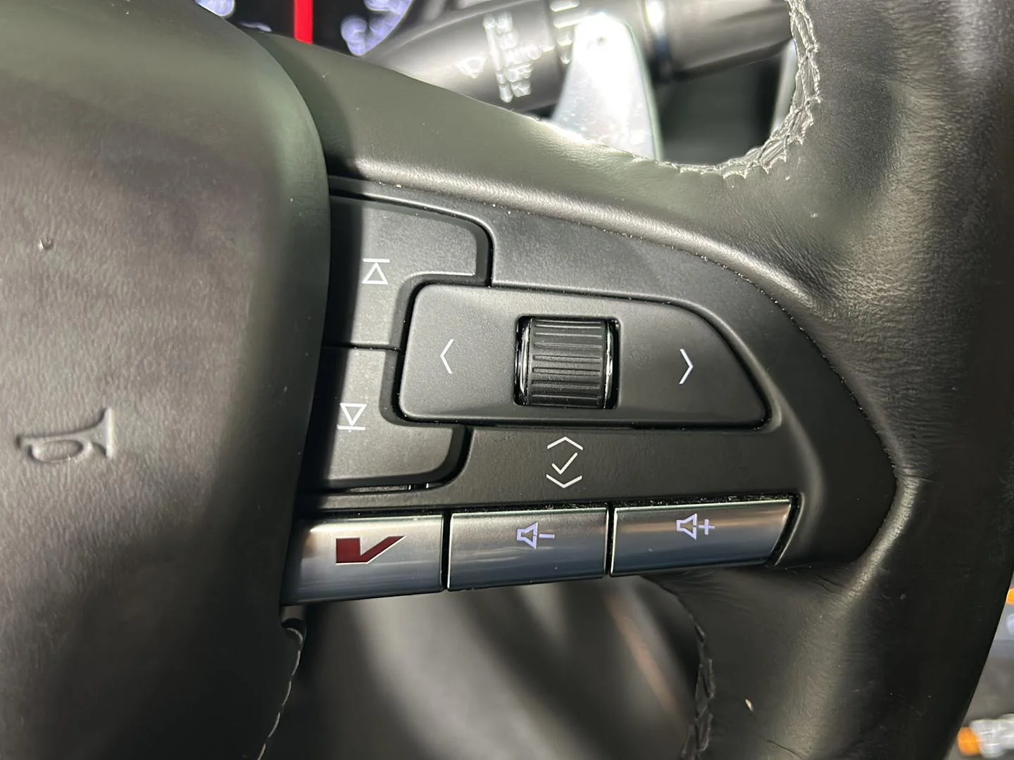 Used 2024 Summit White Cadillac V-Series image 24