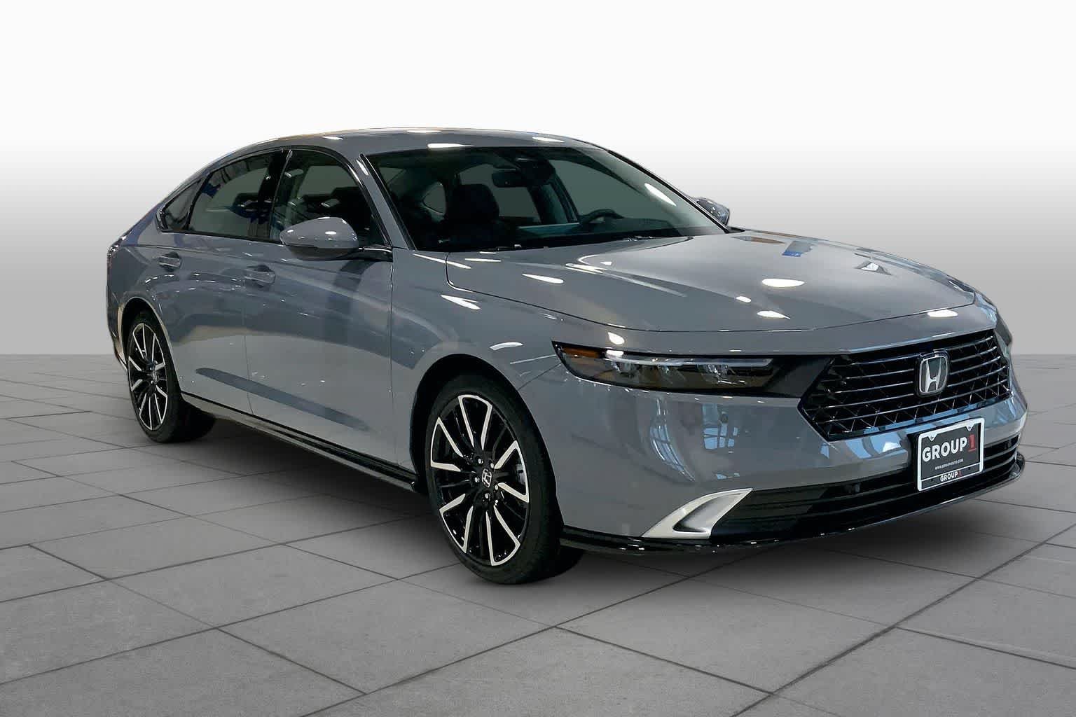 New 2026 Urban Gray Pearl Honda Touring Hybrid image 2