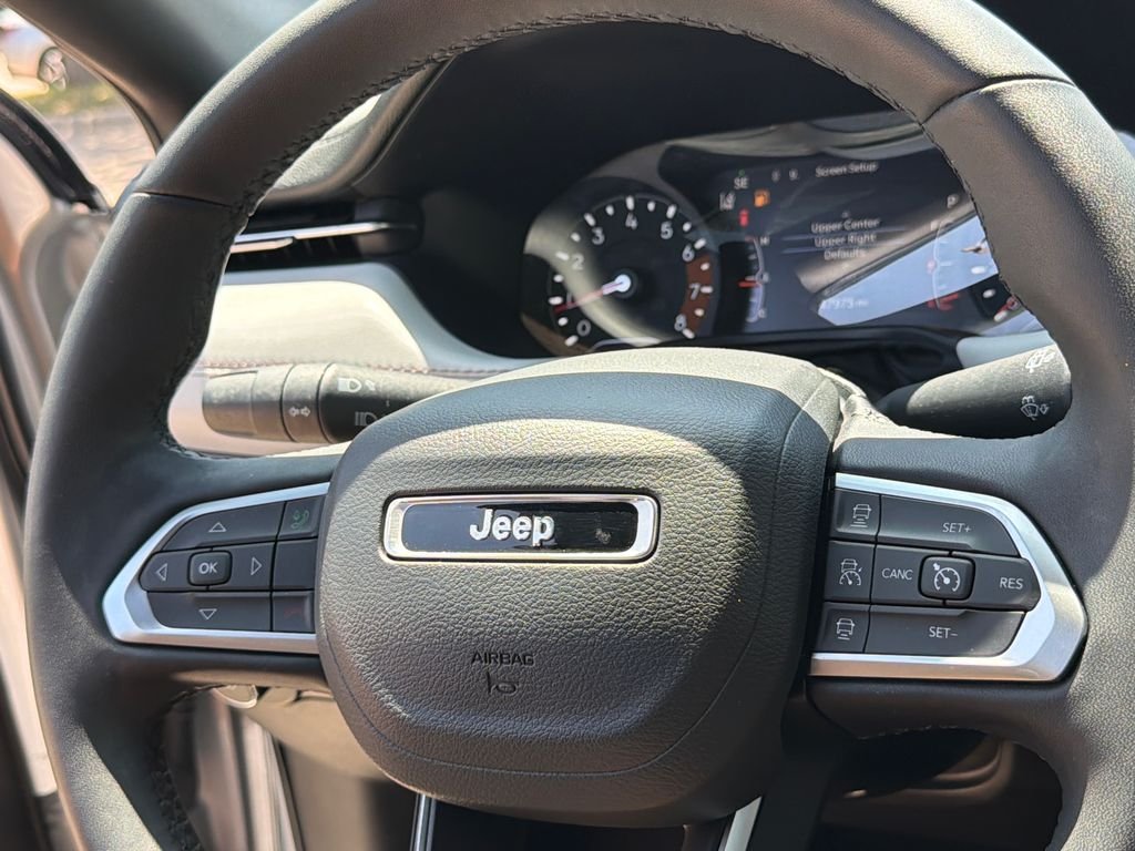 Used 2025 Silver Jeep Limited image 32