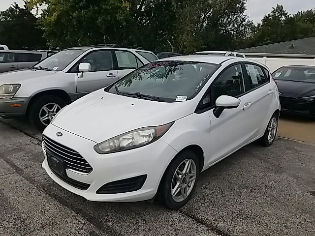 Used 2019 White Ford SE image 16