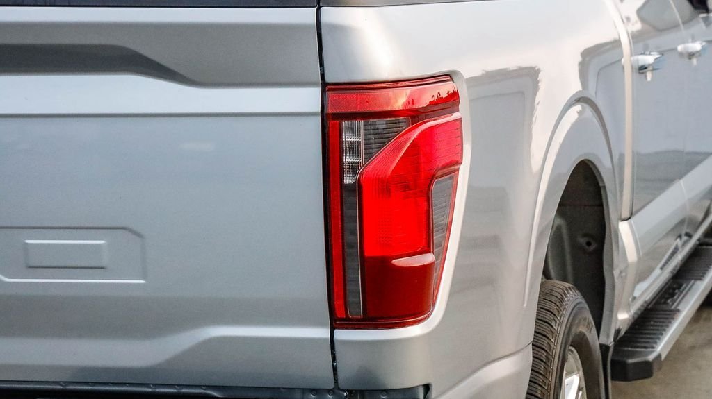 Used 2025 Silver Metallic Ford XLT image 10