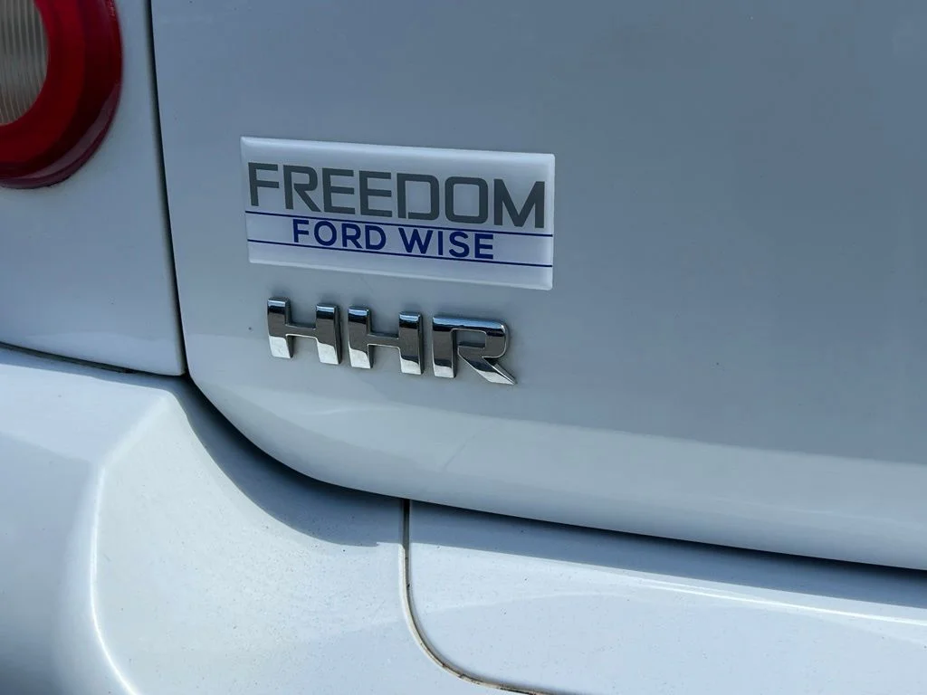 Used 2009 White Chevrolet LT image 8