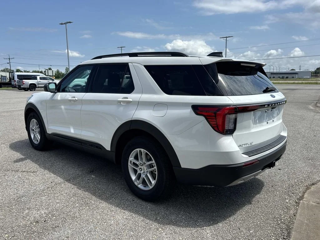 New 2026 Star White Metallic Tri-Coat Ford Active image 4