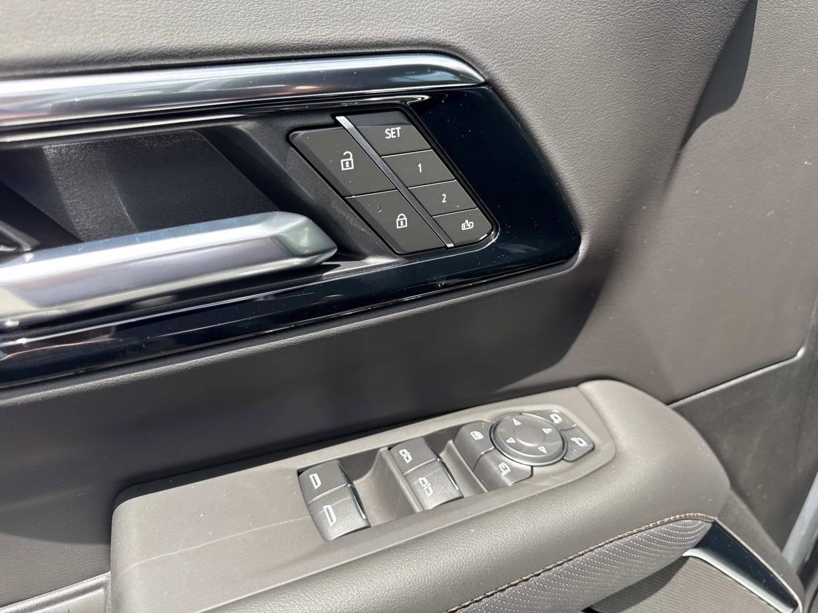 New 2026 Sterling Gray Metallic Chevrolet High Country image 19
