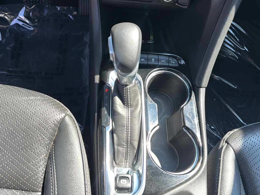 Used 2023 Red Buick Essence image 33