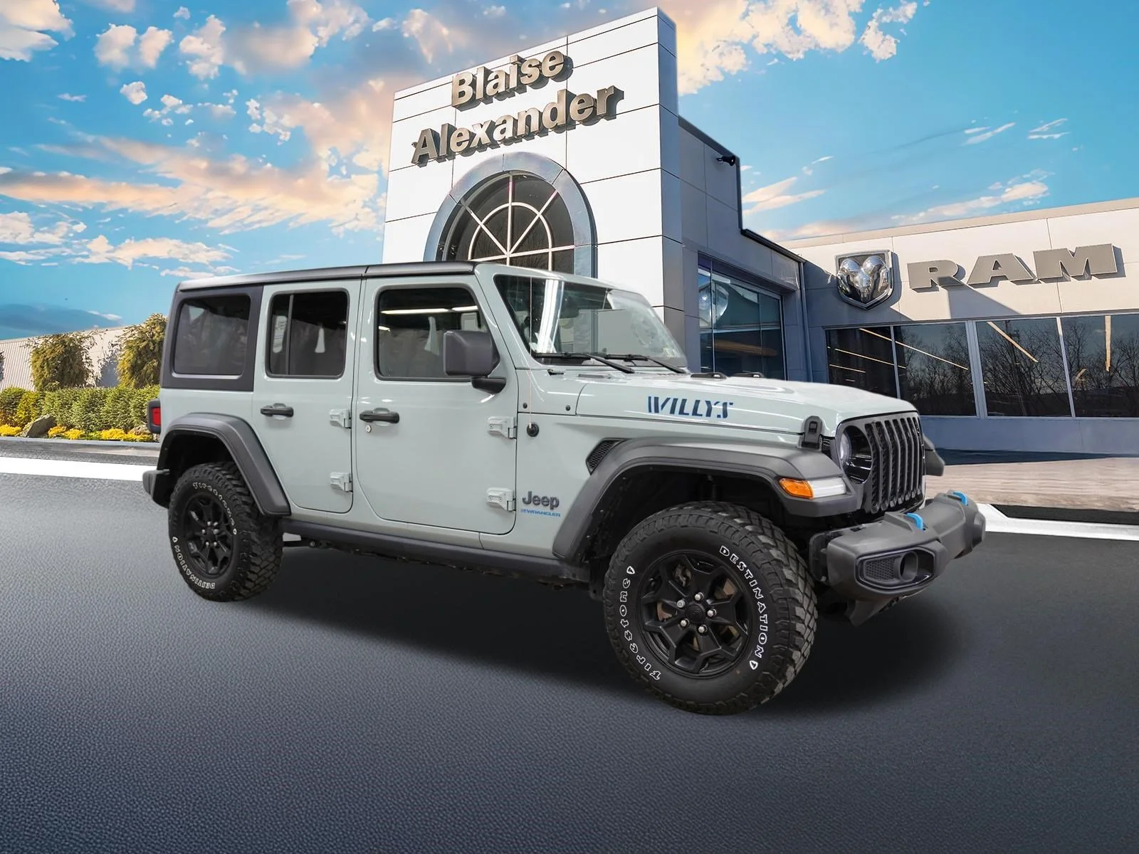 Used 2023 Earl Clearcoat Jeep Willys 4xe image 1