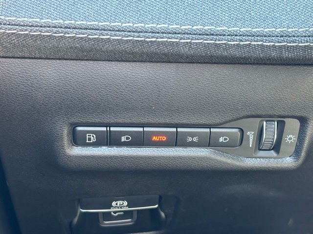 New 2026 Red Hot Pearl-Coat Exterior Paint Jeep Laredo image 29