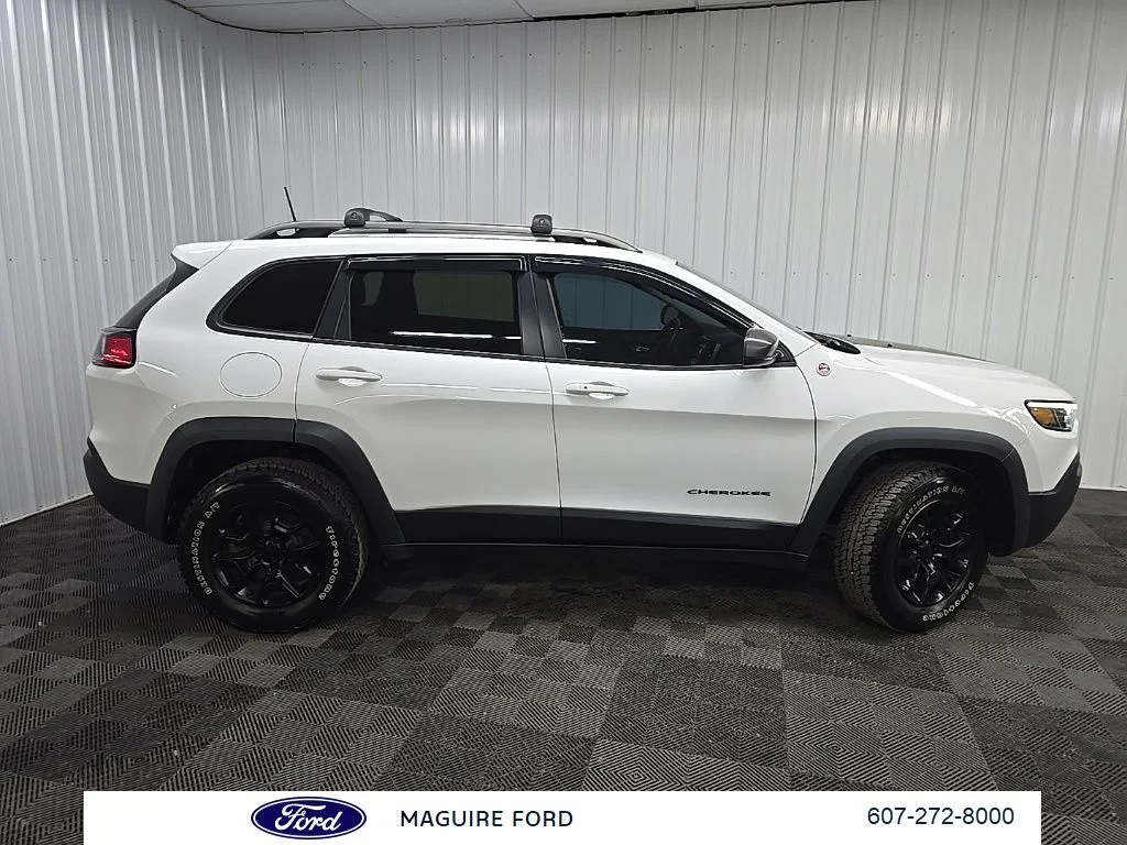 Used 2019 White Jeep Trailhawk image 2