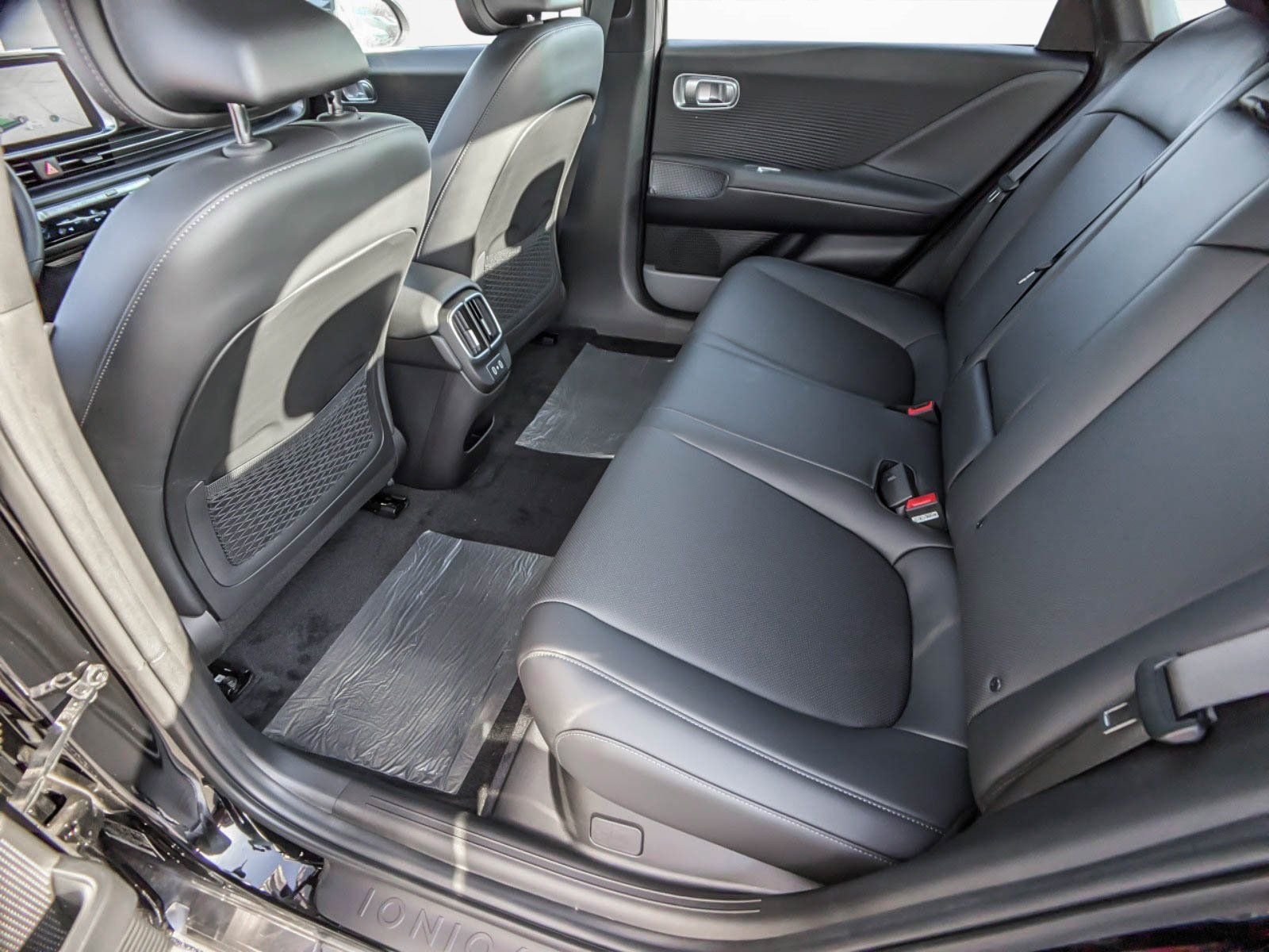 New 2024 Black Hyundai SEL image 12