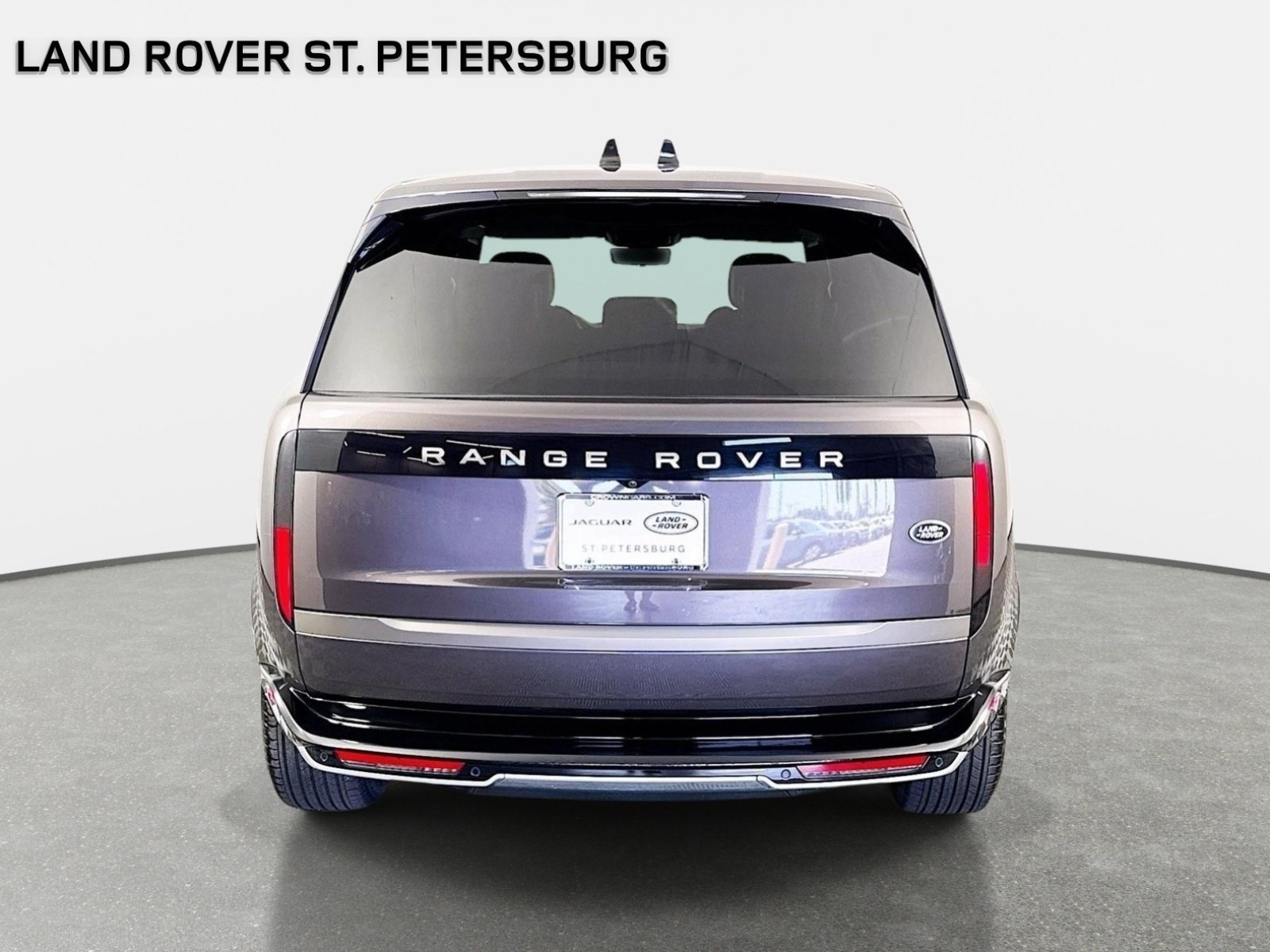 Used 2023 Charente Gray Premium Metallic Land Rover SE image 6