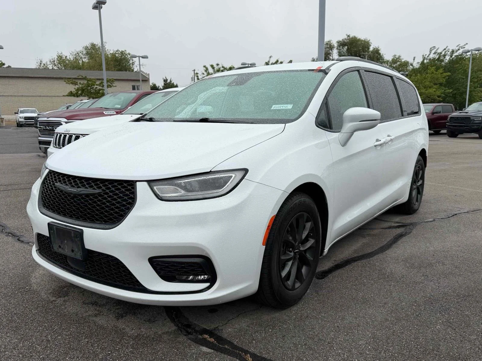 2021 Chrysler Pacifica Touring L's photo