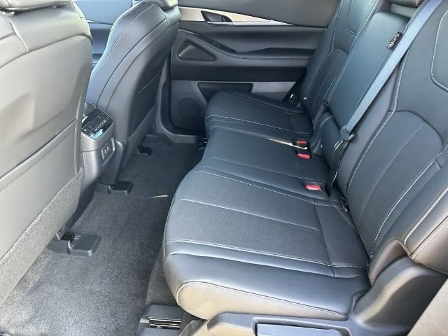 New 2027 BLACK OBSIDIAN INFINITI Luxe AWD image 18