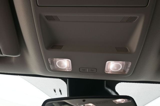 Used 2020 Black Ford XLT image 28