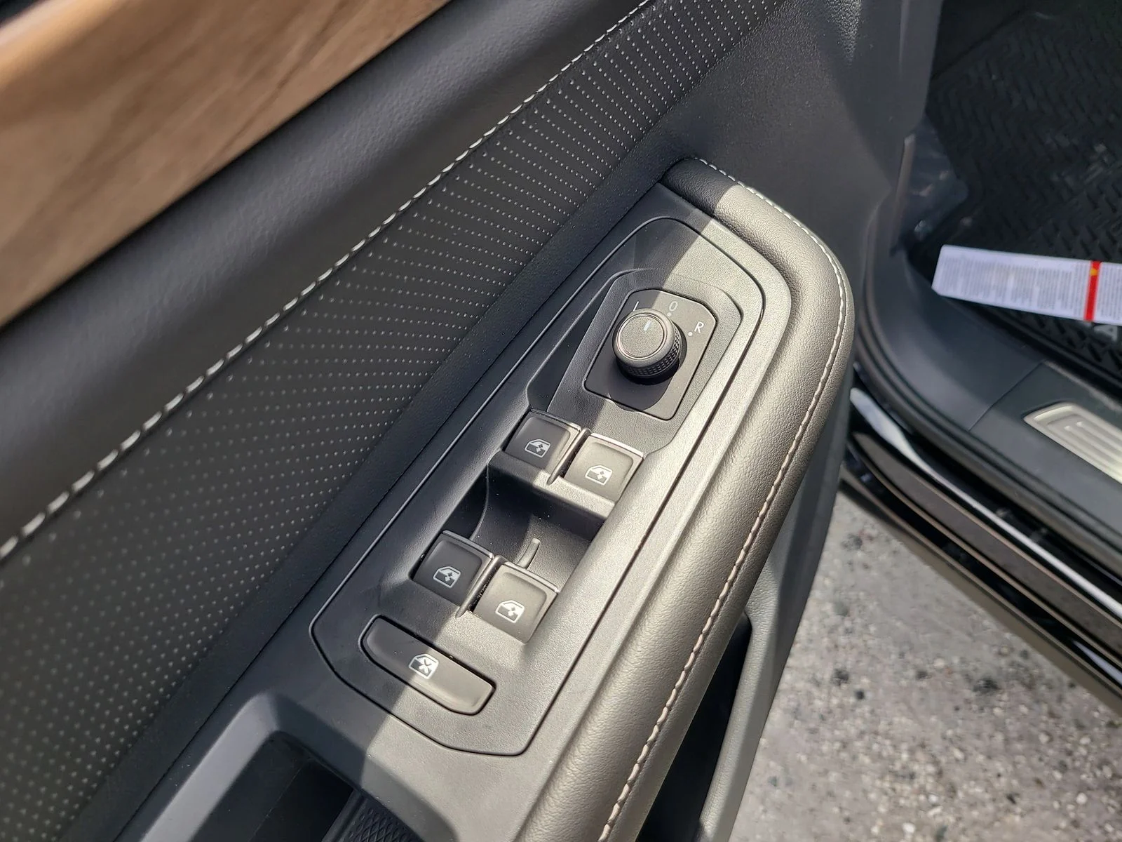 2026 Volkswagen Atlas SE w/Tech - Photo 17