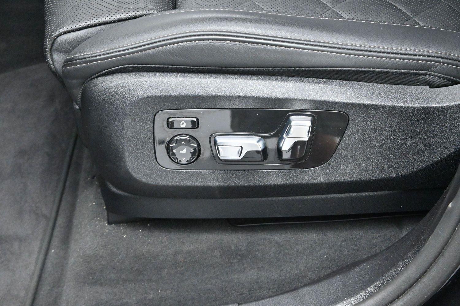 Used 2024 Carbon Black Metallic BMW xDrive40i image 16