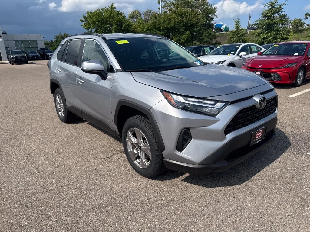 Used 2025 Silver Toyota XLE image 9