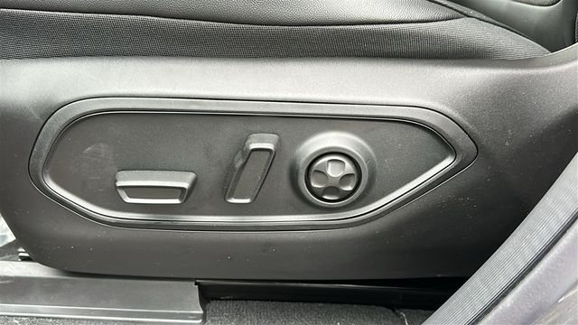 New 2026 Baltic Gray Metallic Clearcoat Jeep Altitude image 10