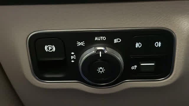 Used 2026 Polar White Mercedes-Benz GLB 250 image 18
