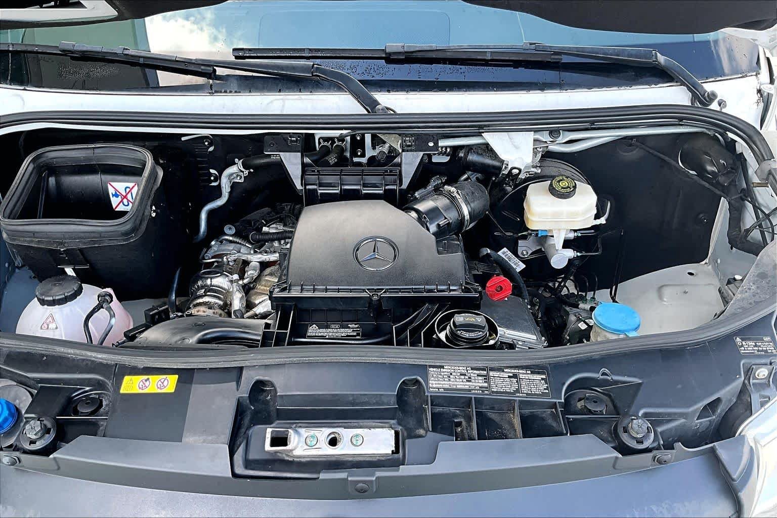 Used 2024 Arctic White Mercedes-Benz  image 27