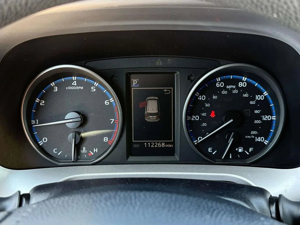 Used 2018 Magnetic Gray Metallic Toyota LE image 27