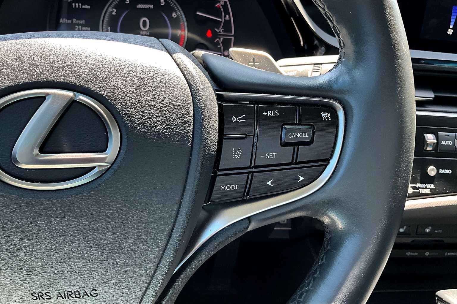 Used 2022 Eminent White Pearl Lexus  image 23