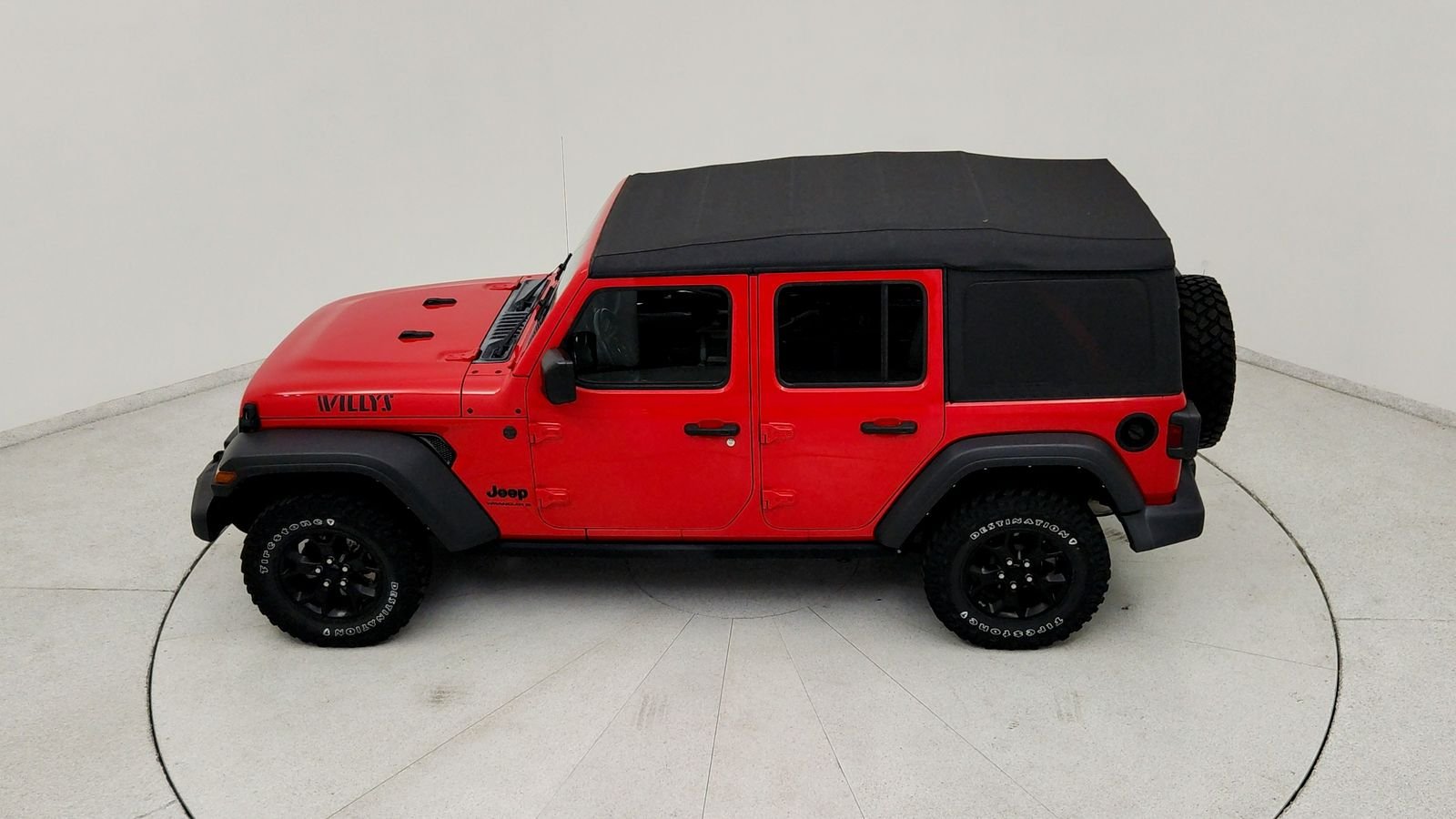 Used 2023 Red Jeep Sport image 17