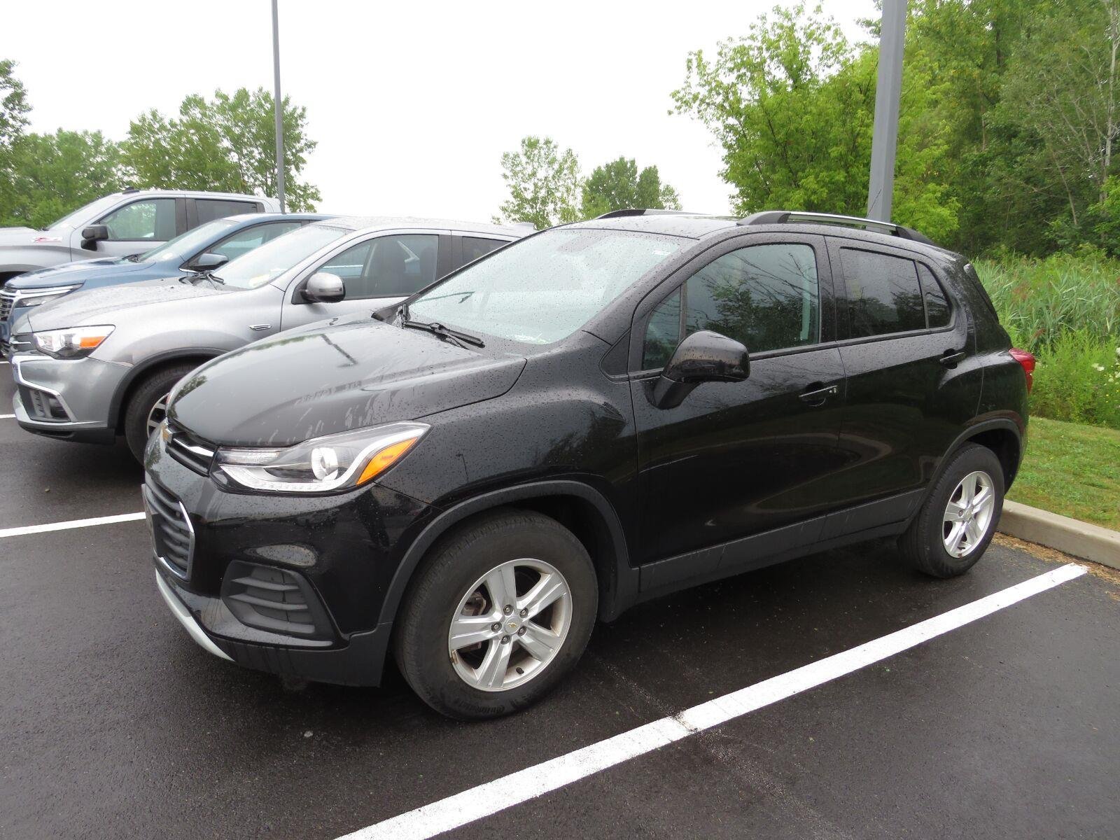 Used 2022 Mosaic Black Metallic Chevrolet LT image 9